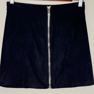 Forever 21 faux suede full zip skirt 🖤 EUC 🖤SMALL